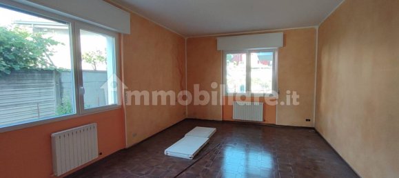 2 bedrooms Apartment in Inverigo, Italy No. 327279 8