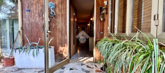 4 rooms Villa in Udine, Italy No. 36995 40