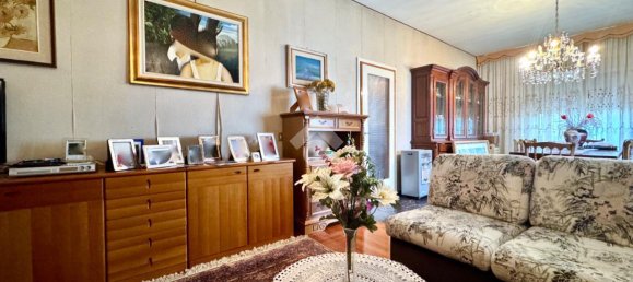 4 rooms Villa in Udine, Italy No. 36995 5