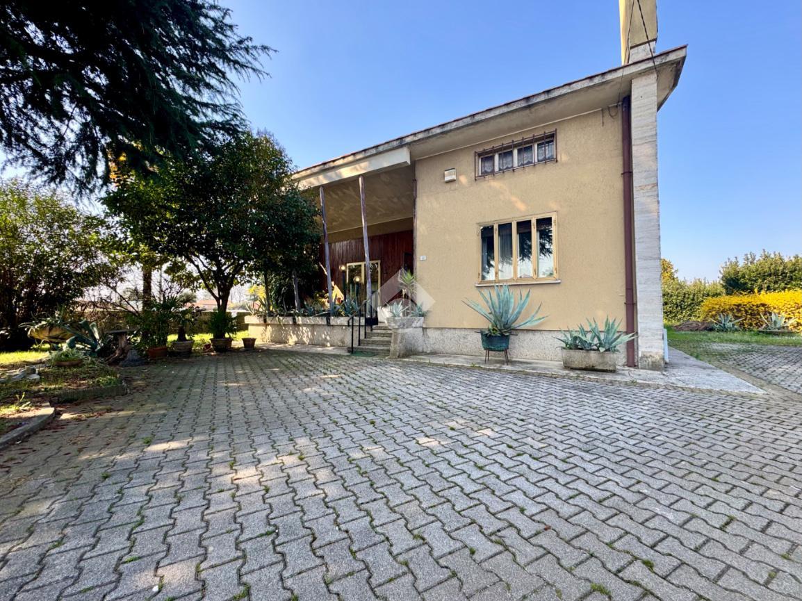 Villa de 4 divisões em Udine, Italy N.º 36995