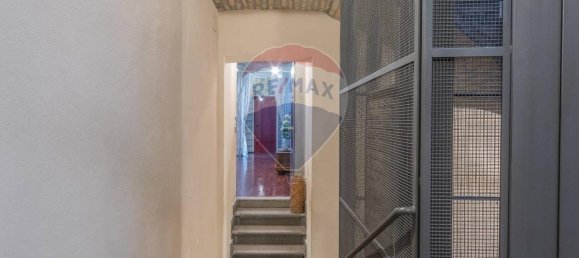 5 rooms Apartment in Parma, Italy No. 120763 3