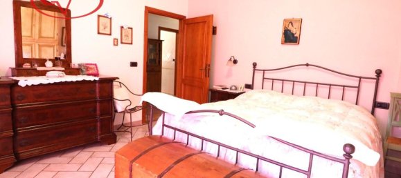 5غرفة شقة في Montevarchi, Italy رقم 232903 17