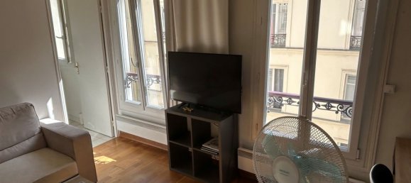 1 bedroom Apartment in Paris, France No. 362765 3