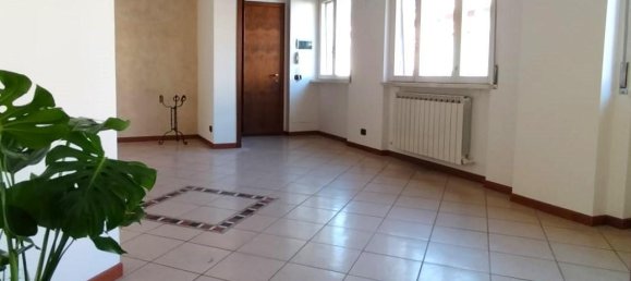 Квартира с 3 комнатами в Гандино, Италия № 86416 10