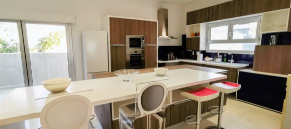 6 bedrooms Villa in Agios Athanasios, Cyprus No. 22596 3