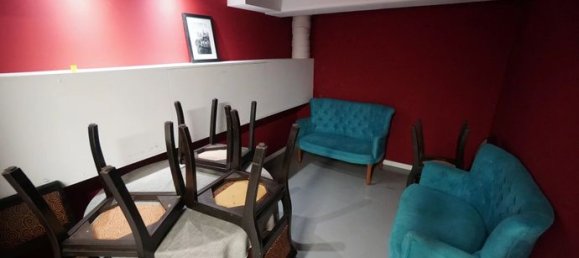 160m² Commercial property in Bondy, France No. 358542 5