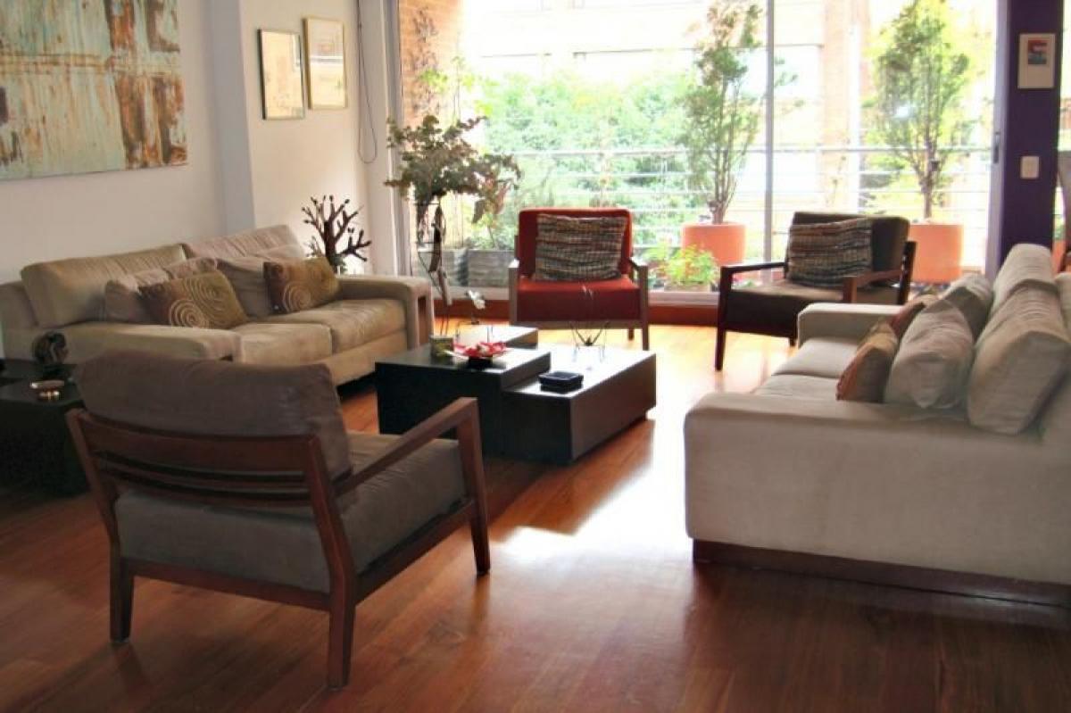 Casa de 3 dormitorios en Bogotá, Colombia No. 13017