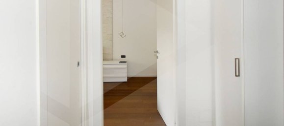 Квартира с 3 комнатами в Парабьяго, Италия № 30514 21