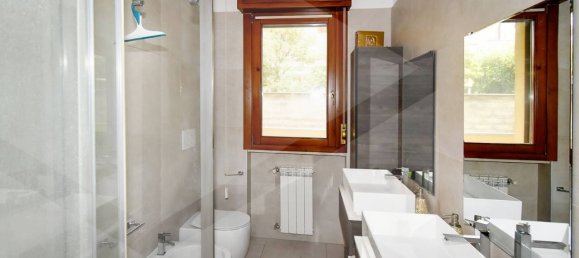 Квартира с 3 комнатами в Парабьяго, Италия № 30514 26