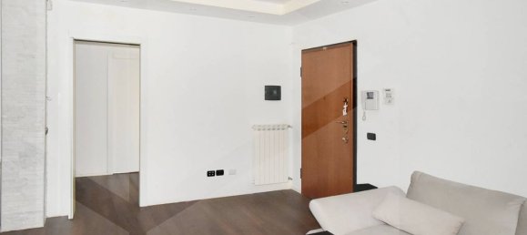 Квартира с 3 комнатами в Парабьяго, Италия № 30514 11