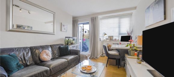 2 bedrooms Apartment in London, United Kingdom No. 7300 2