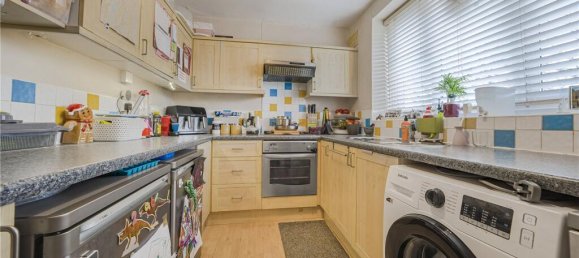 2 bedrooms Apartment in London, United Kingdom No. 7300 3