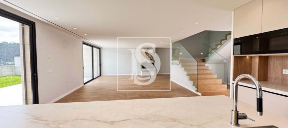 3 bedrooms House in Barcelos, Portugal No. 173972 12