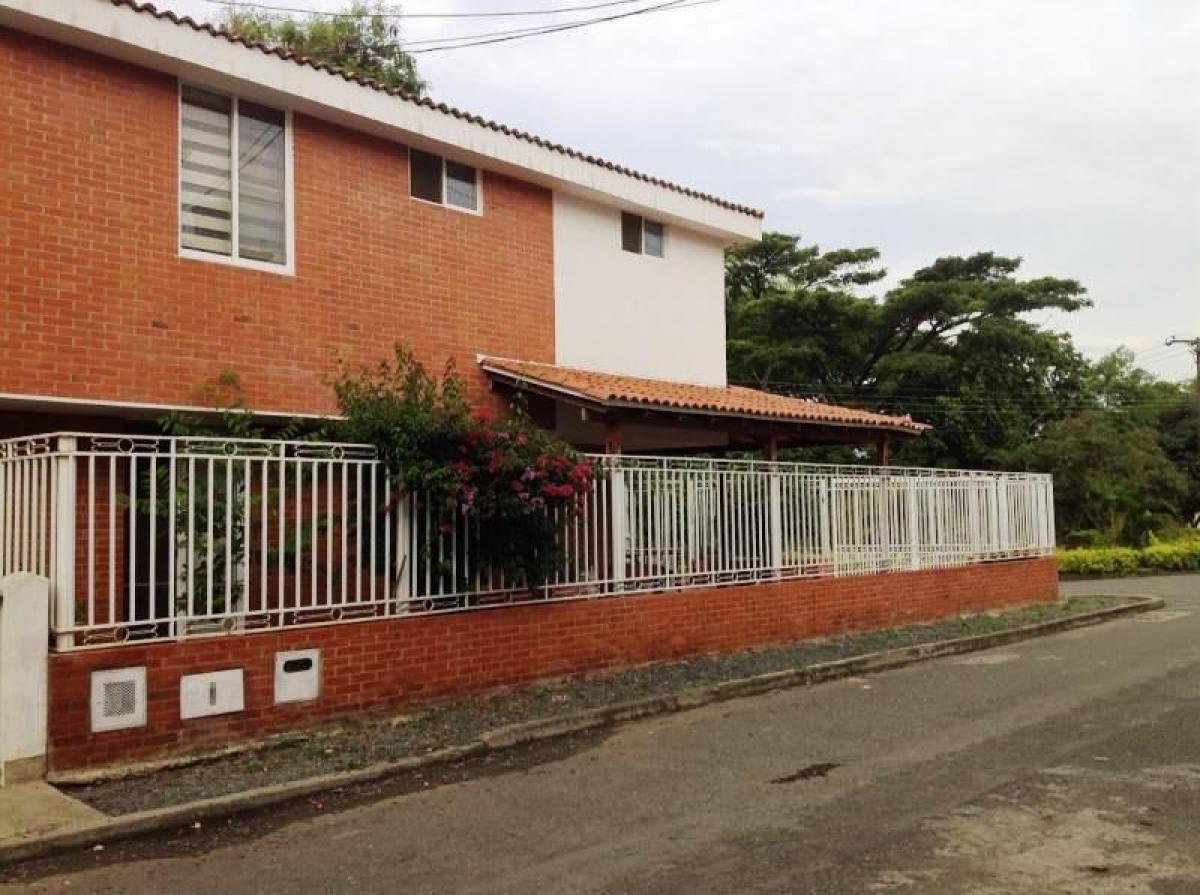 3 bedrooms House in Valle del Cauca, Colombia No. 3310