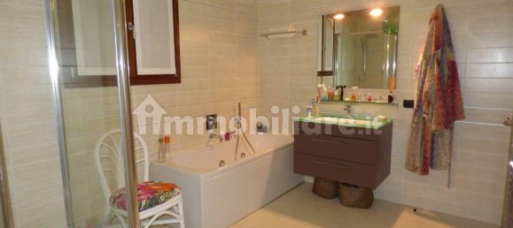 Apartamento de 3 dormitorios en Tremezzina, Italy No. 57710 17