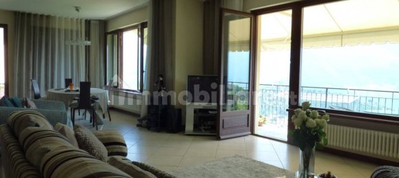 Apartamento de 3 dormitorios en Tremezzina, Italy No. 57710 10