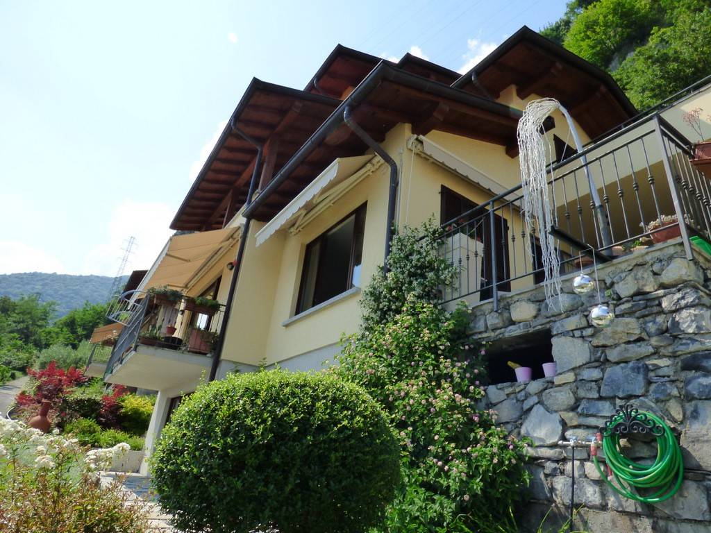 Apartamento de 3 dormitorios en Tremezzina, Italy No. 57710