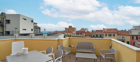 Дуплекс с 3 комнатами в Варацце, Италия № 219017 9