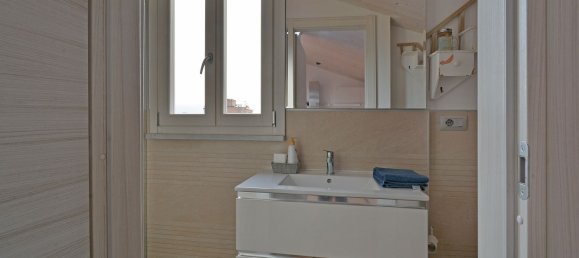 Дуплекс с 3 комнатами в Варацце, Италия № 219017 16