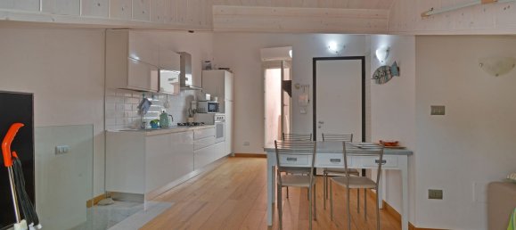 Дуплекс с 3 комнатами в Варацце, Италия № 219017 2