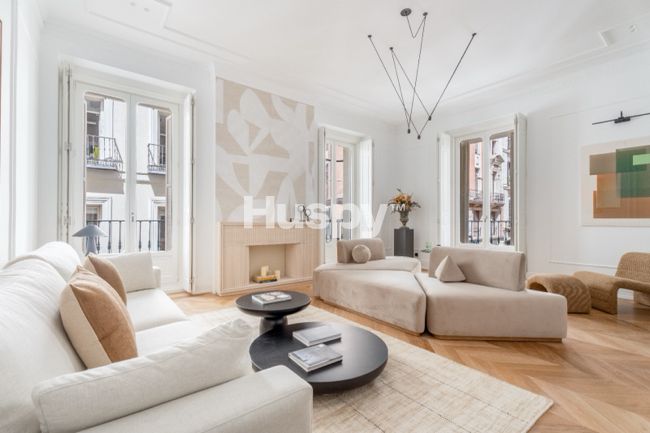 3 bedrooms Apartment in Madrid, Spain No. 267331