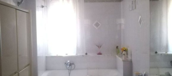 5 rooms Apartment in Taranto, Italy No. 144720 3