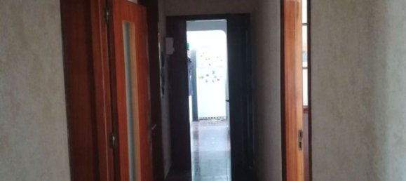 5 rooms Apartment in Taranto, Italy No. 144720 2