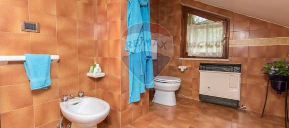 9 rooms House in Sant'Eufemia a Maiella, Italy No. 63615 13