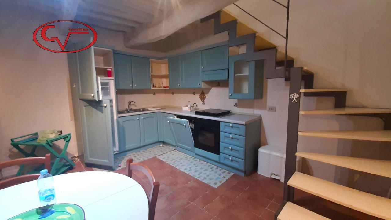 Квартира с 4 комнатами в Монтеварки, Италия № 224632