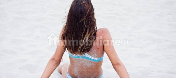 Villa de 4 dormitorios en Quartu Sant'Elena, Italy No. 115226 2