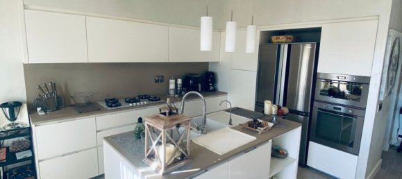 4 bedrooms Apartment in Rome, Italy No. 318813 5