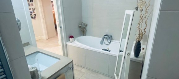 4 bedrooms Apartment in Rome, Italy No. 318813 17