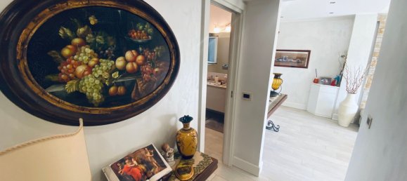 4 bedrooms Apartment in Rome, Italy No. 318813 11