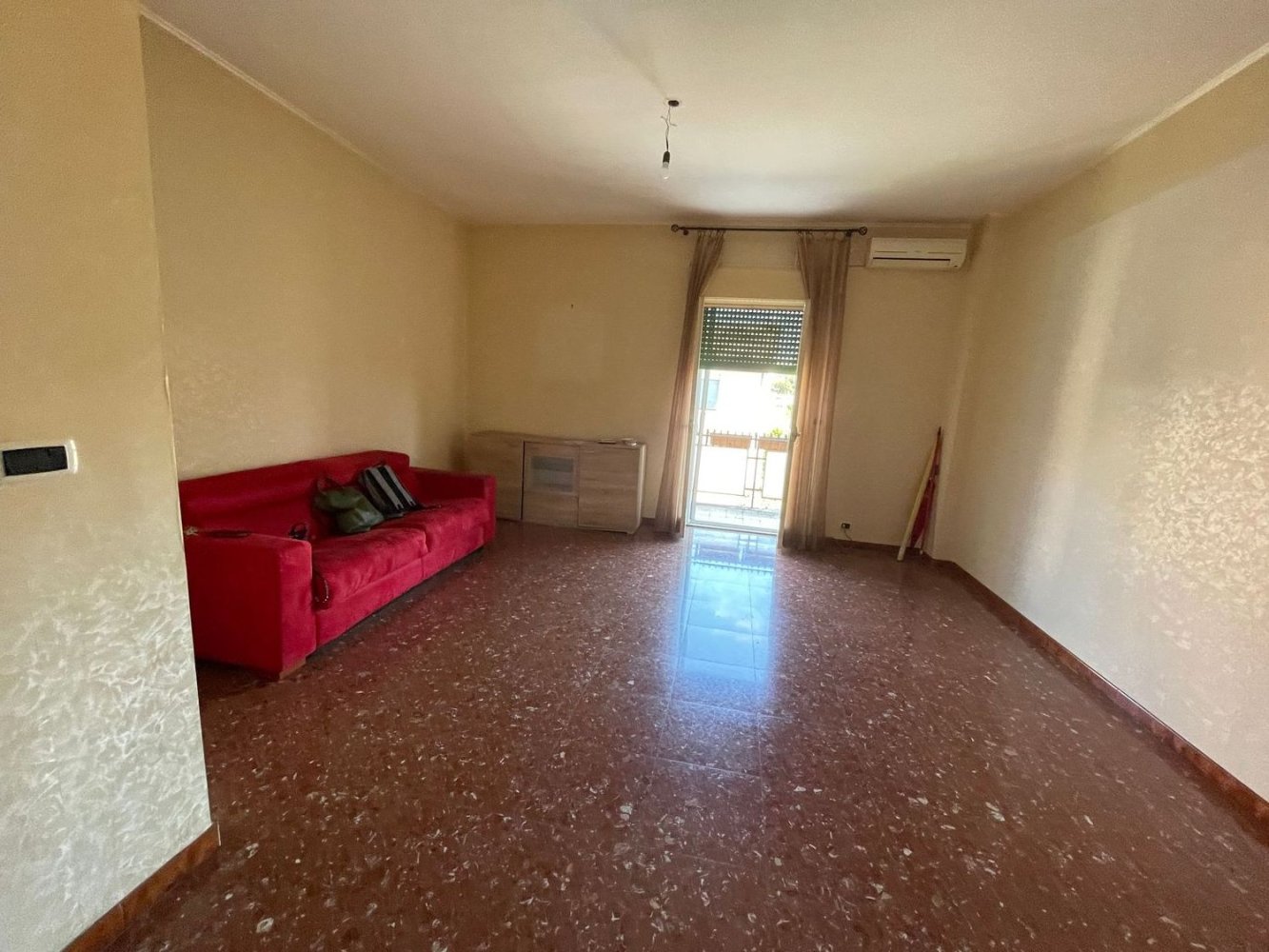 3 rooms Apartment in Rome, Italy No. 261532
