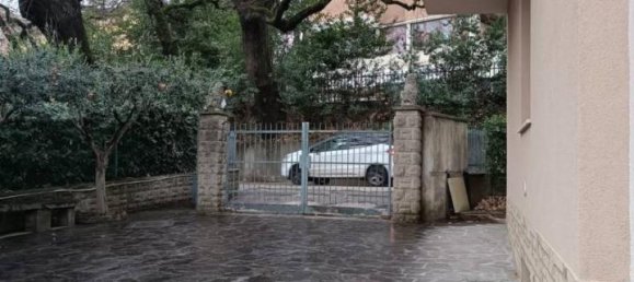 4 rooms Apartment in Perugia, Italy No. 30689 2