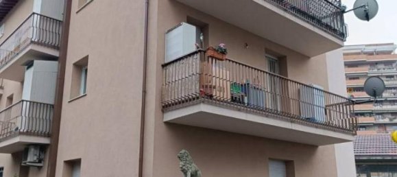 4 rooms Apartment in Perugia, Italy No. 30689 3