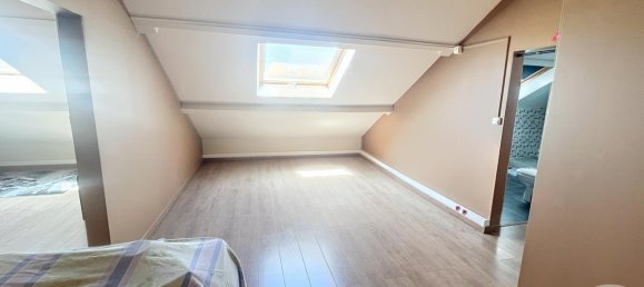 4 bedrooms House in Bonnard, France No. 197667 32