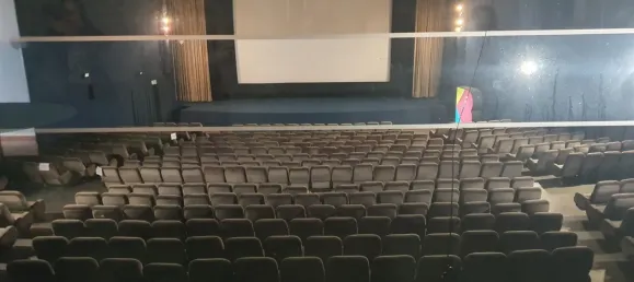 Propriété commerciale à Porto, Portugal 1000m² No. 60088 17