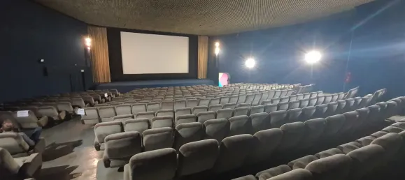 Propriété commerciale à Porto, Portugal 1000m² No. 60088 13