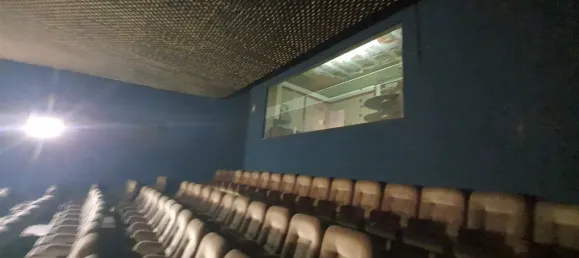 Propriété commerciale à Porto, Portugal 1000m² No. 60088 4