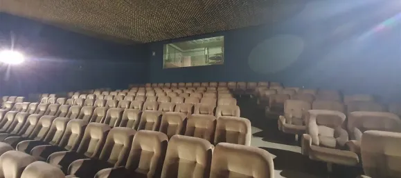 Propriété commerciale à Porto, Portugal 1000m² No. 60088 12