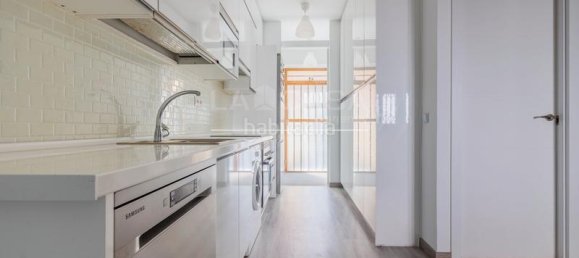 4 bedrooms Apartment in Madrid, Spain No. 167665 6