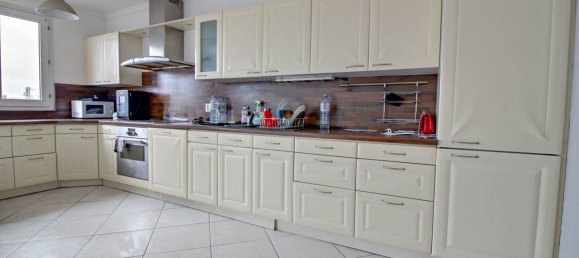 4 bedrooms Apartment in Poissy, France No. 180696 5