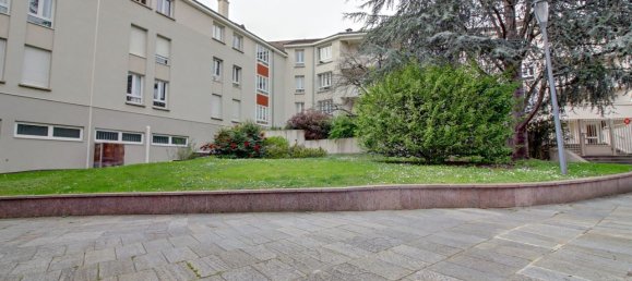 4 bedrooms Apartment in Poissy, France No. 180696 11