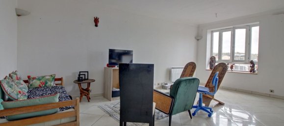 4 bedrooms Apartment in Poissy, France No. 180696 4