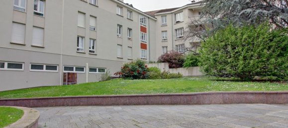 4 bedrooms Apartment in Poissy, France No. 180696 10