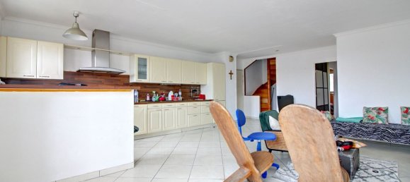 4 bedrooms Apartment in Poissy, France No. 180696 3