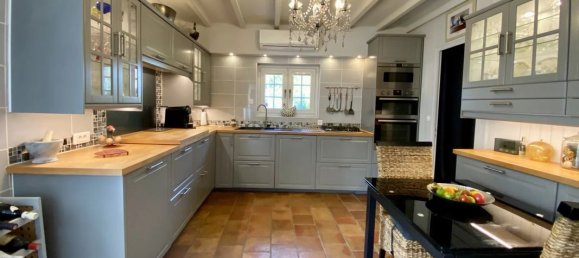 3 bedrooms Castles in Monflanquin, France No. 335723 3