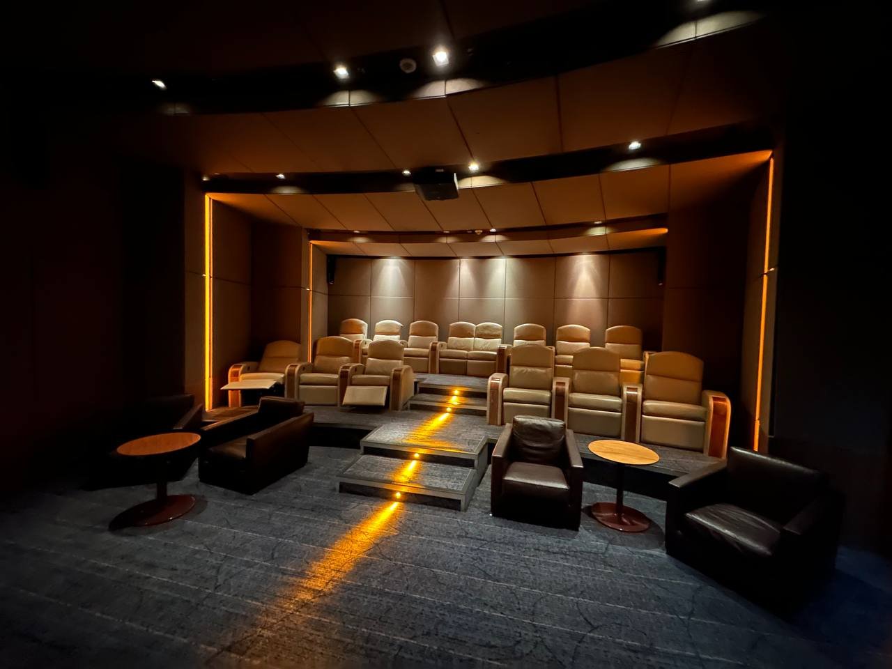 4 bedrooms Apartment in Nasimi, Azerbaijan No. 1937