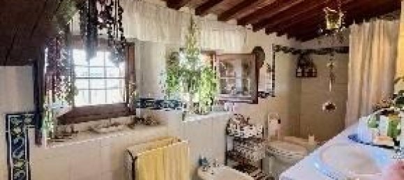 9 rooms House in Scarperia e San Piero, Italy No. 65042 24